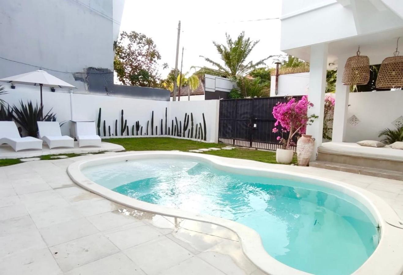Casa De Lupe 5 Bedroom Villa In Kerobokan Семиньяк Экстерьер фото