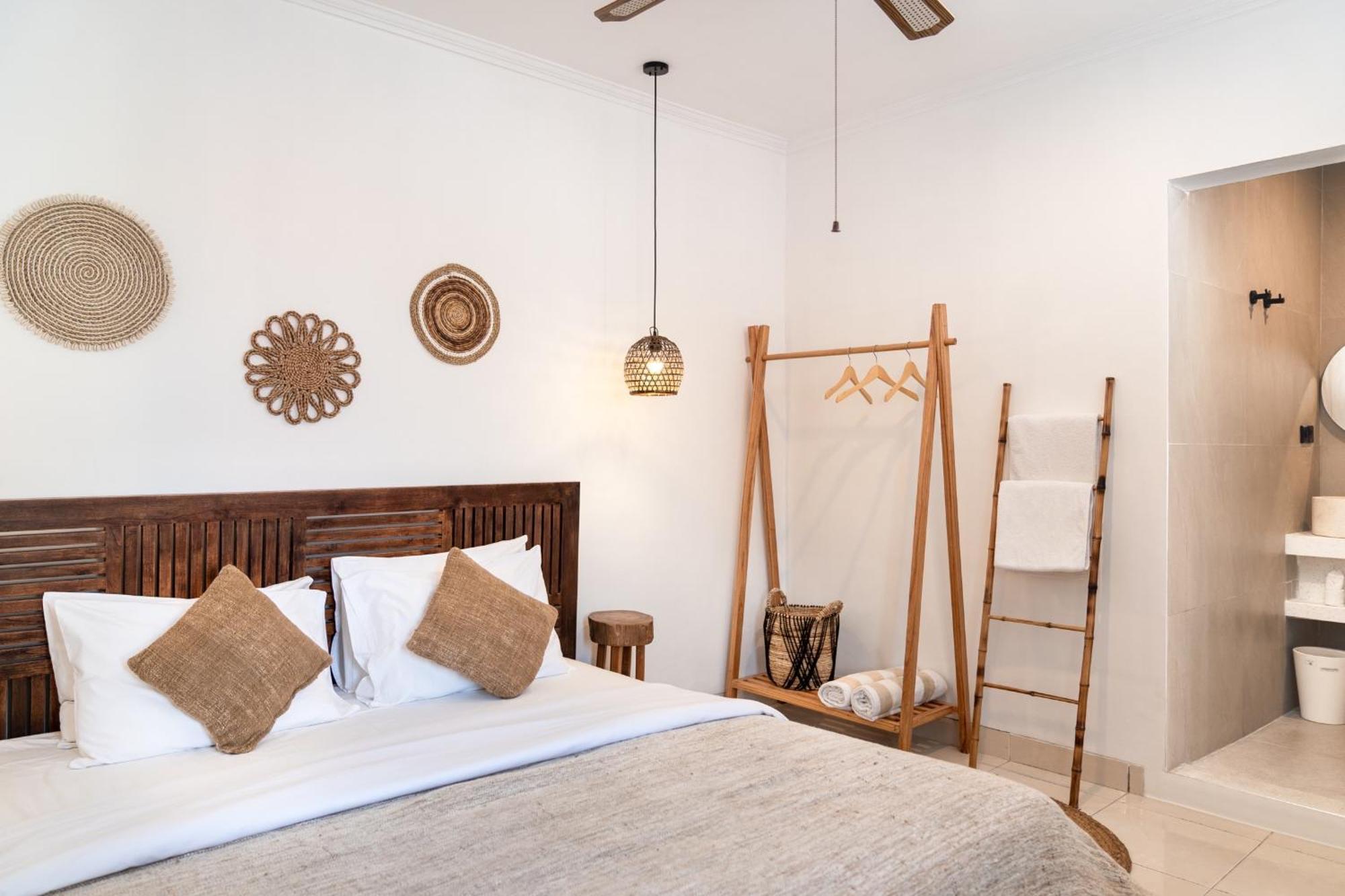 Casa De Lupe 5 Bedroom Villa In Kerobokan Семиньяк Экстерьер фото