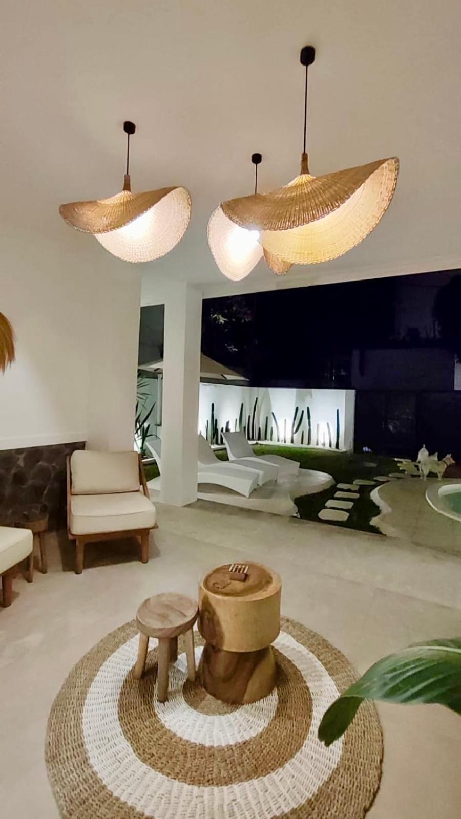Casa De Lupe 5 Bedroom Villa In Kerobokan Семиньяк Экстерьер фото